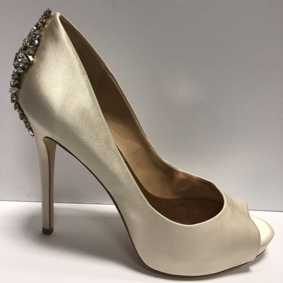 Badgley Mischka Women’s Kiara, High Heel Pumps Ivory Satin, Size 11M. - Picture 1 of 6